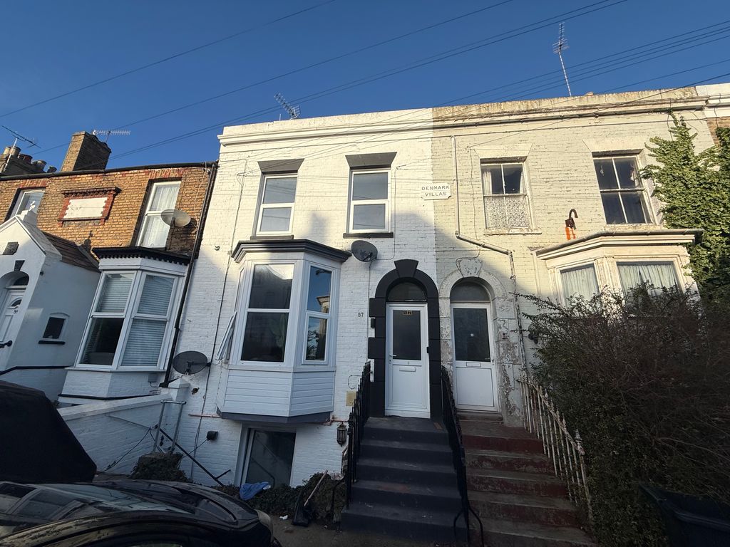 Property photo 1 of 5