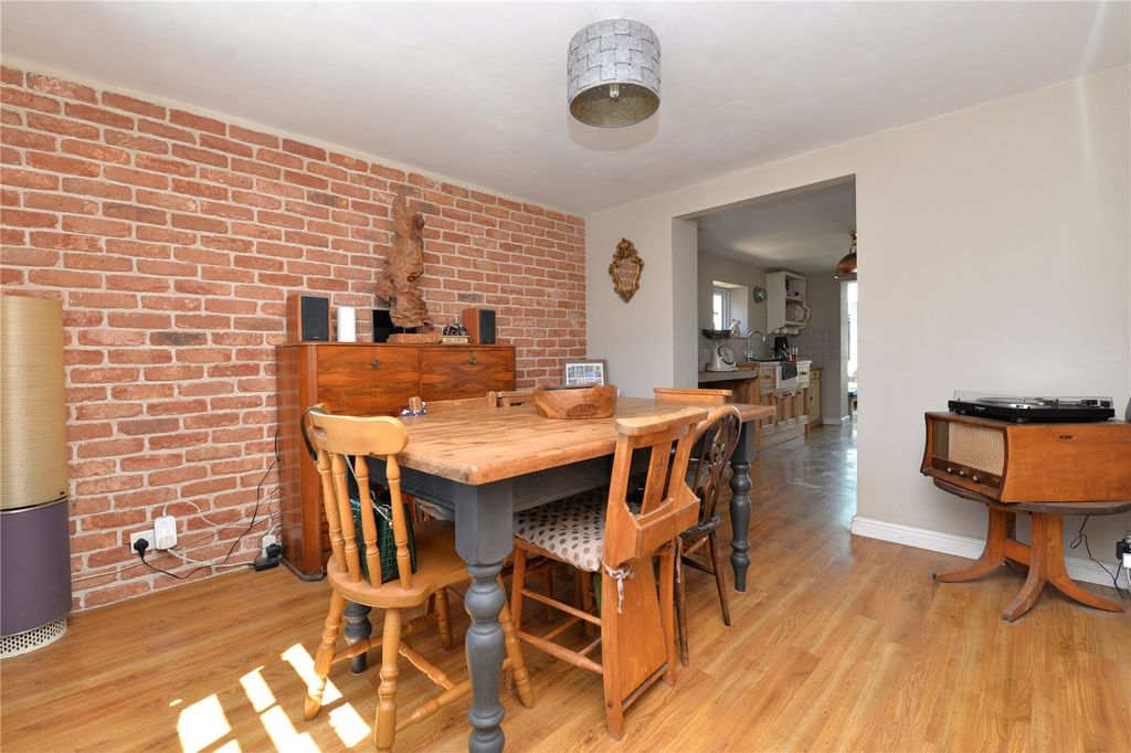 Property photo 3 of 24 Picture No. 05