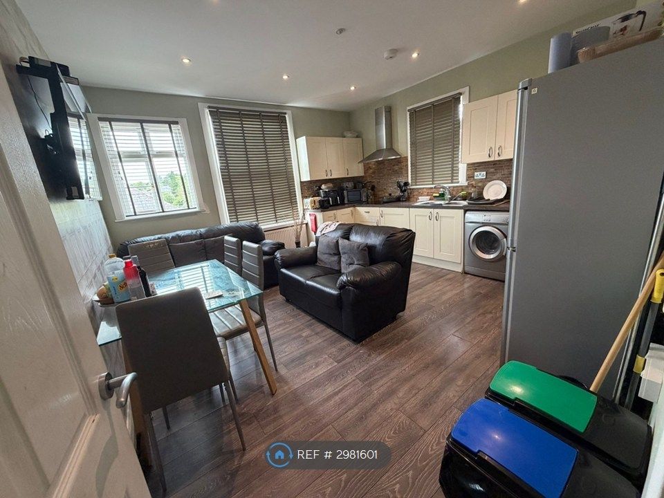 Property photo 2 of 3