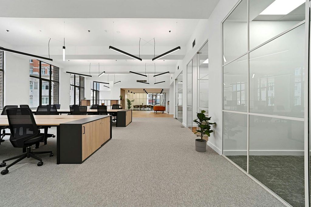 Property photo 1 of 14 Office Space / Meeting Room