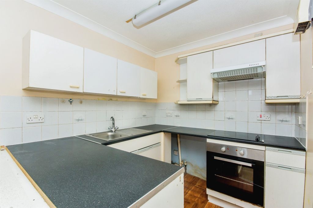 Property photo 2 of 17