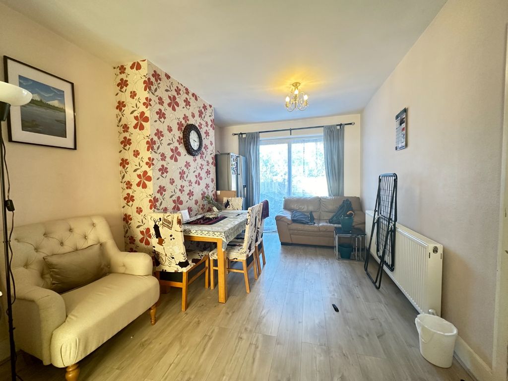 Property photo 2 of 11 3631622