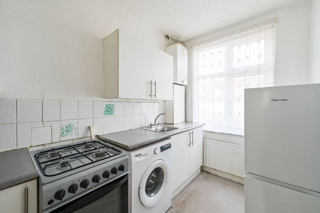 Property photo 2 of 9