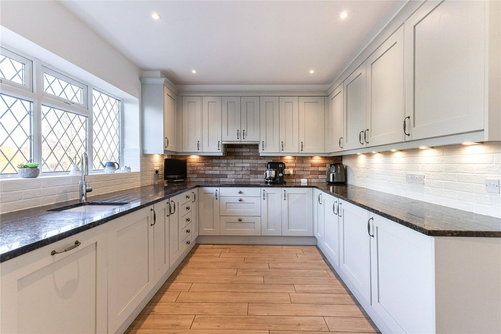 Property photo 3 of 14 Kitchen