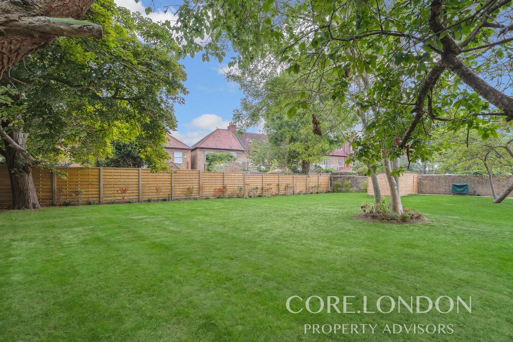 Property photo 3 of 18