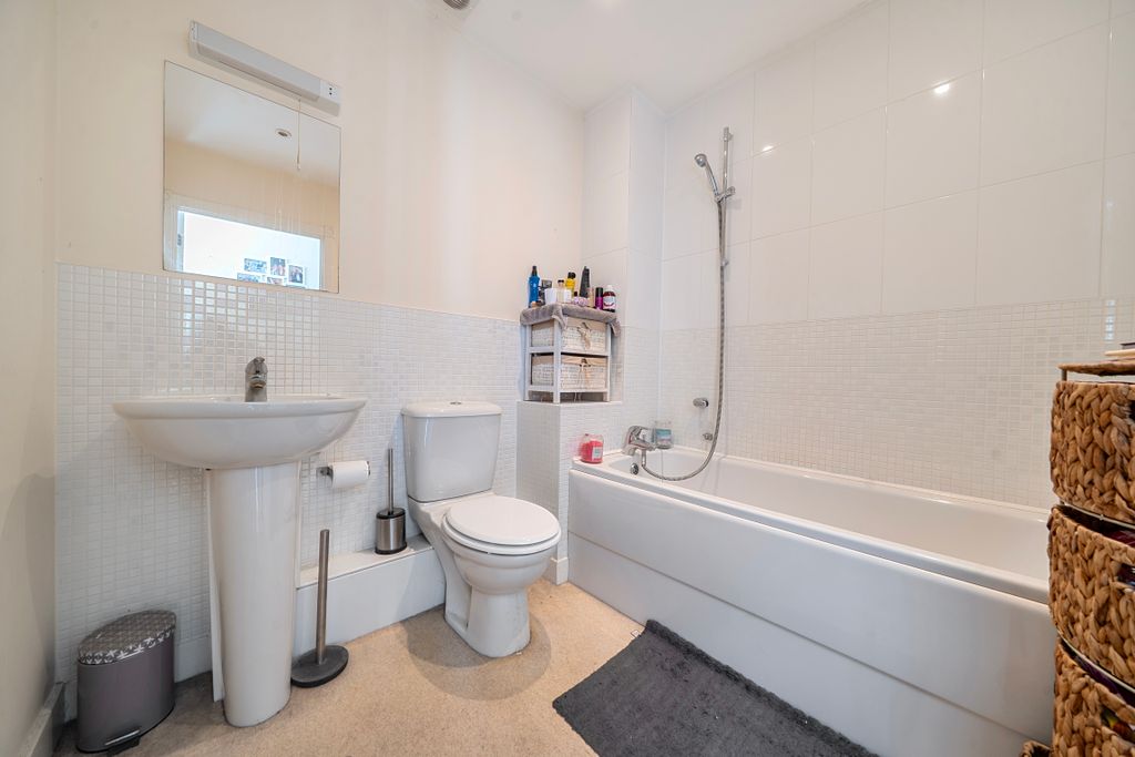 Additional image 11 of 2 bed flat for salePasteur Drive, Old Town, Swindon SN1