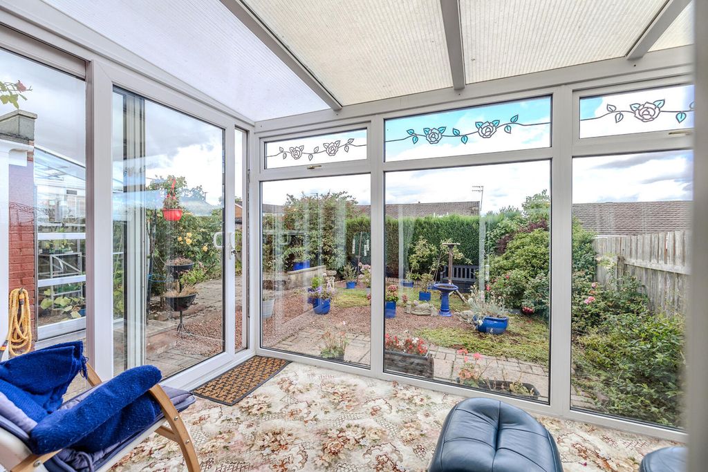 Property photo 3 of 20 Conservatory