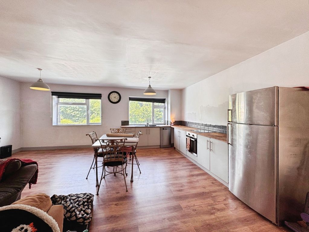 Property photo 3 of 18 Pbox-Img.Jpg