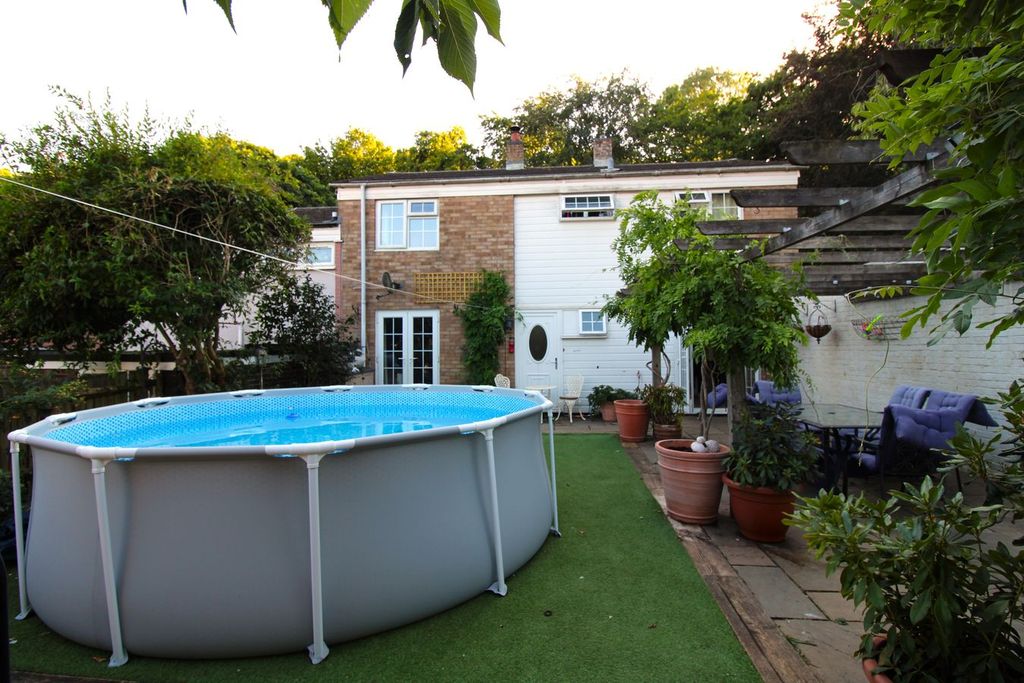 Property photo 2 of 21 Rear Garden