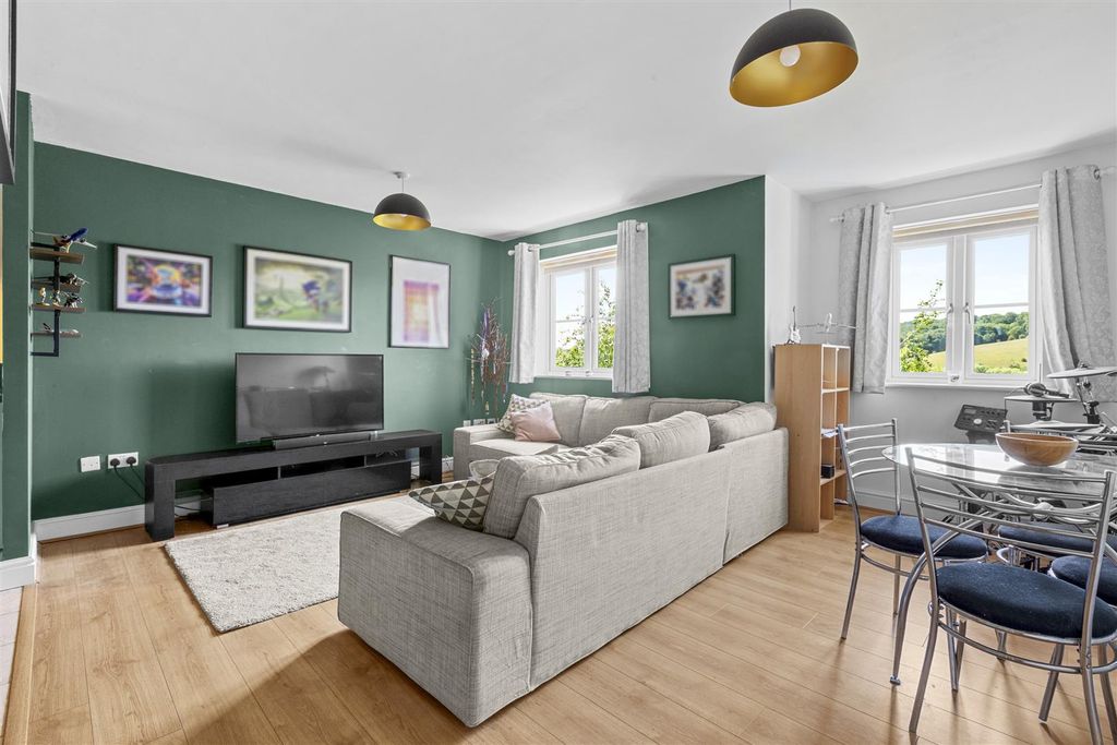 Property photo 2 of 12 Aspen Court, Freer Crescent-6.Jpg