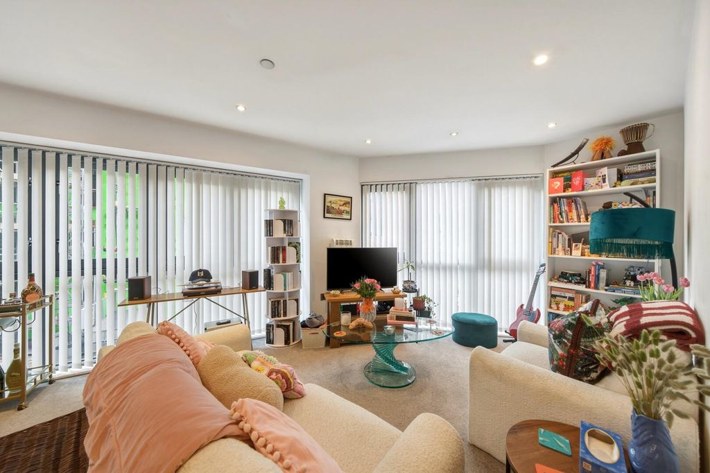 Property photo 3 of 15 Living Room