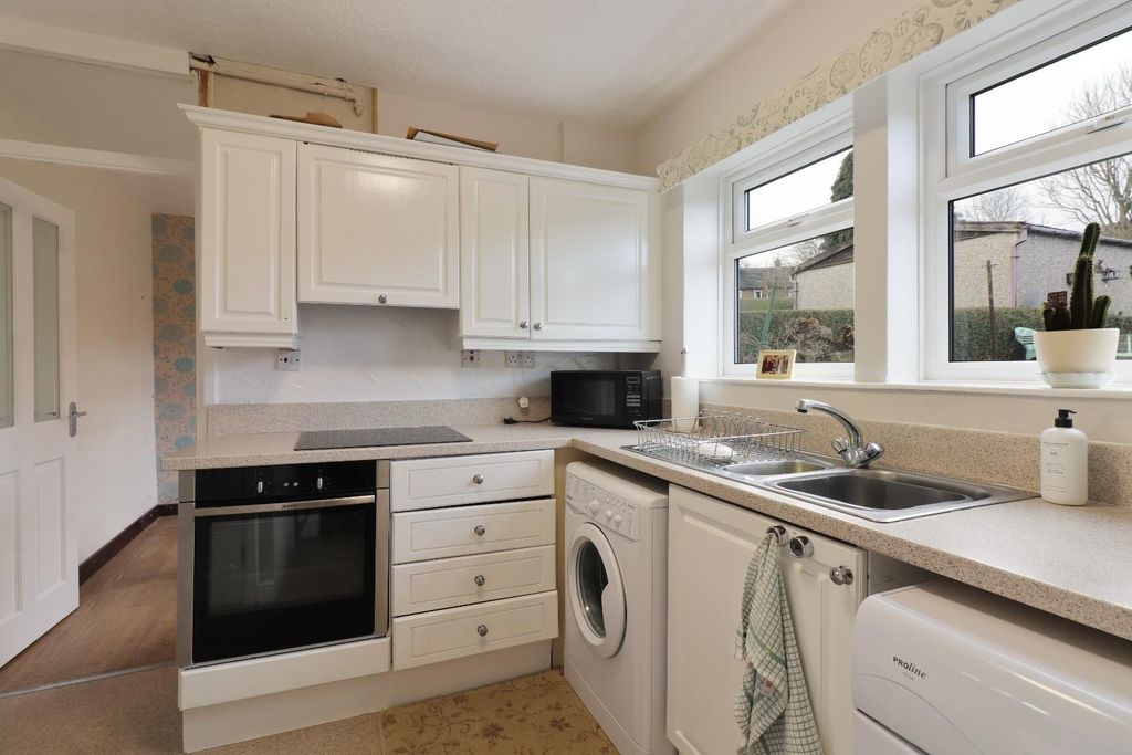 Property photo 3 of 24 Kitchen