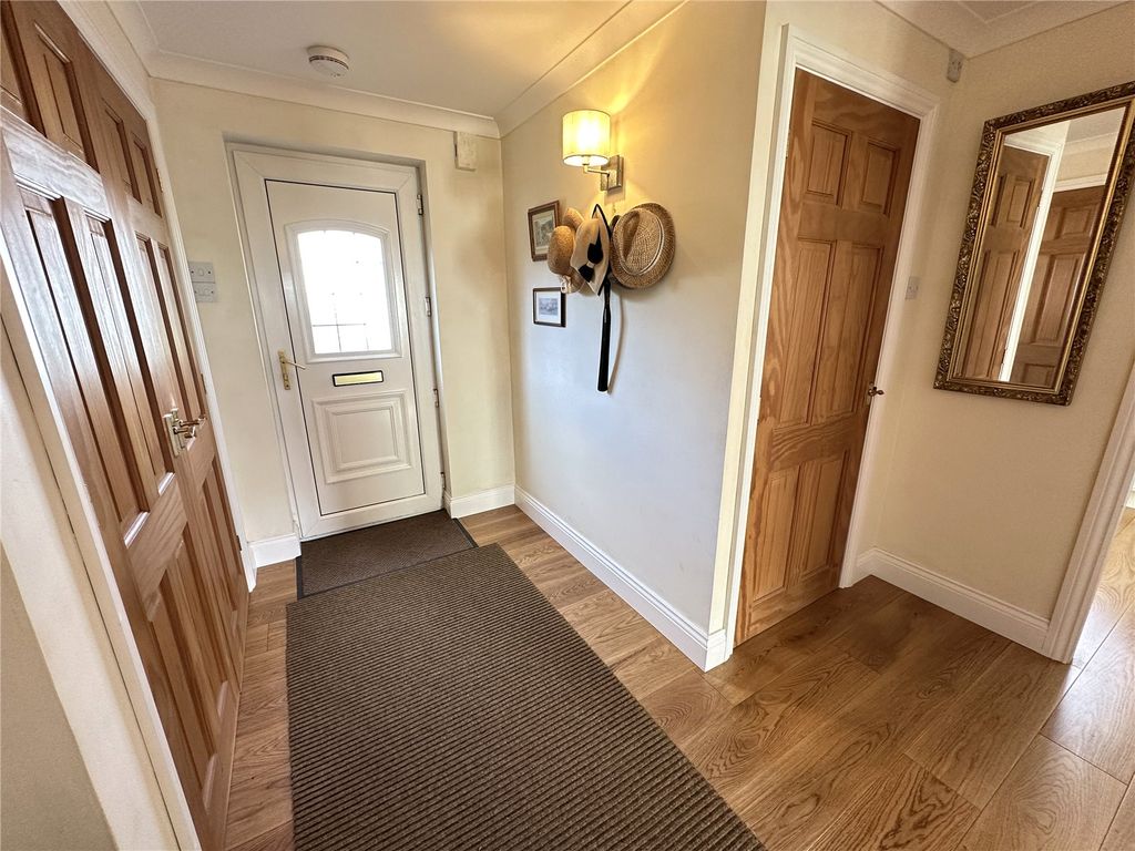 Property photo 3 of 41 Picture No. 27