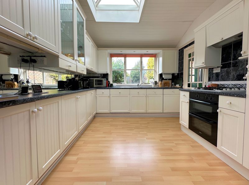 Property photo 3 of 23 Kitchen