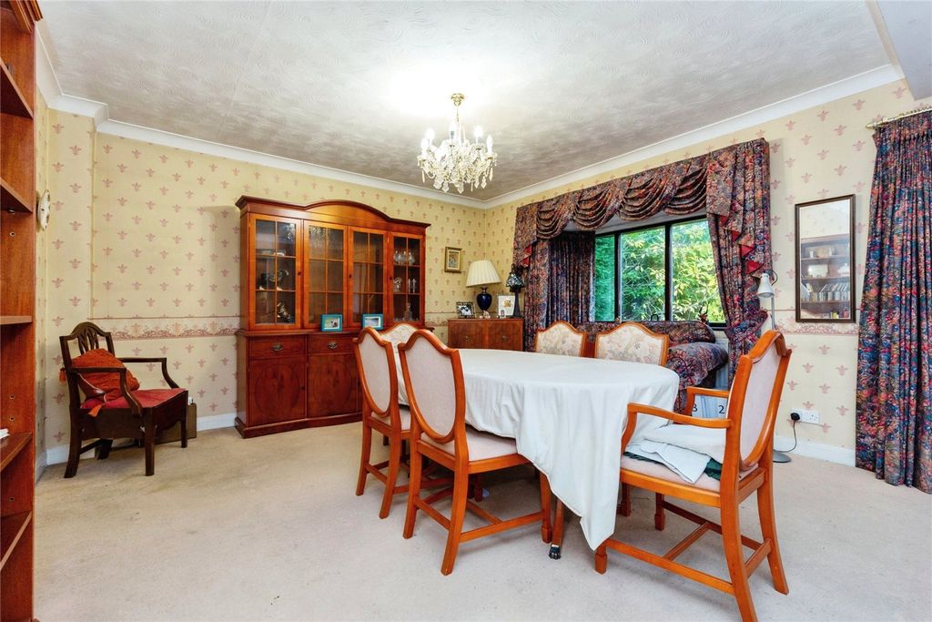 Property photo 2 of 28 Picture No. 25