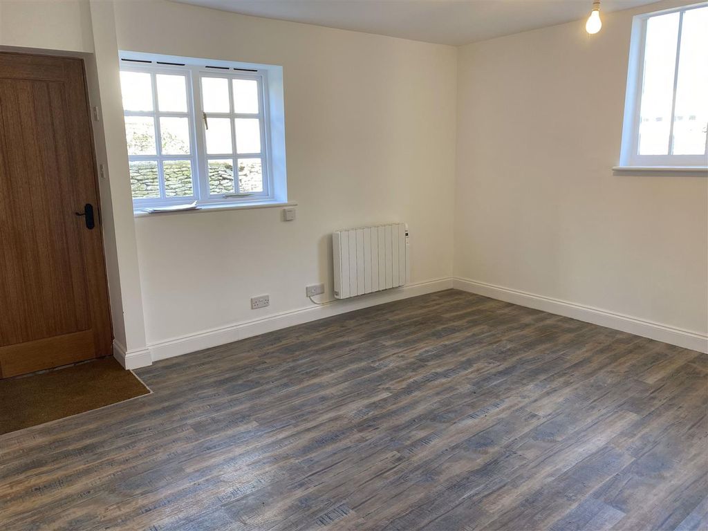 Property photo 3 of 13 Image00017.Jpg