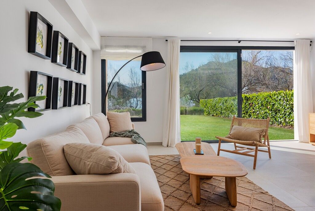 Property photo 3 of 20 Alc20642A_1_3_Living Room (2)