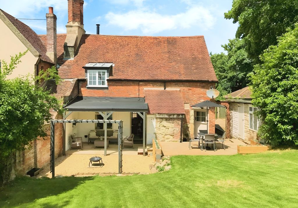 Property photo 1 of 18 1