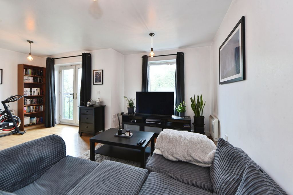 Property photo 3 of 16 Photo