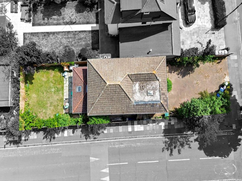 Property photo 1 of 19 Side