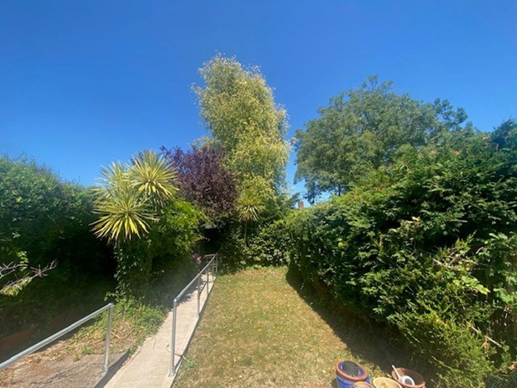 Property photo 2 of 12