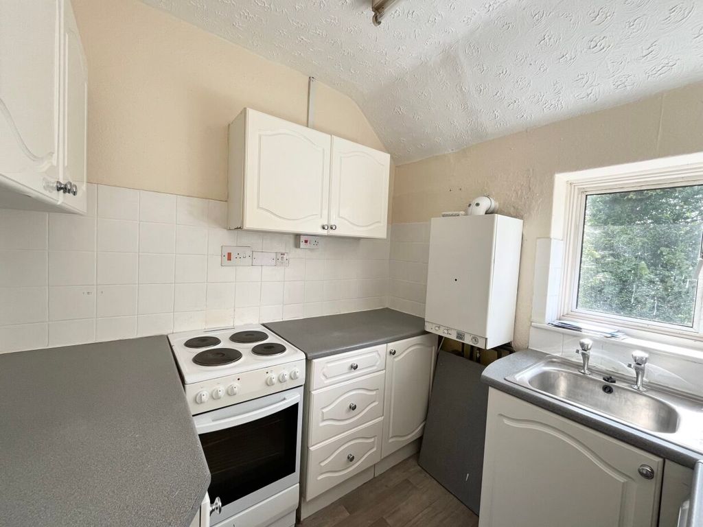 Property photo 2 of 12 Kitchen