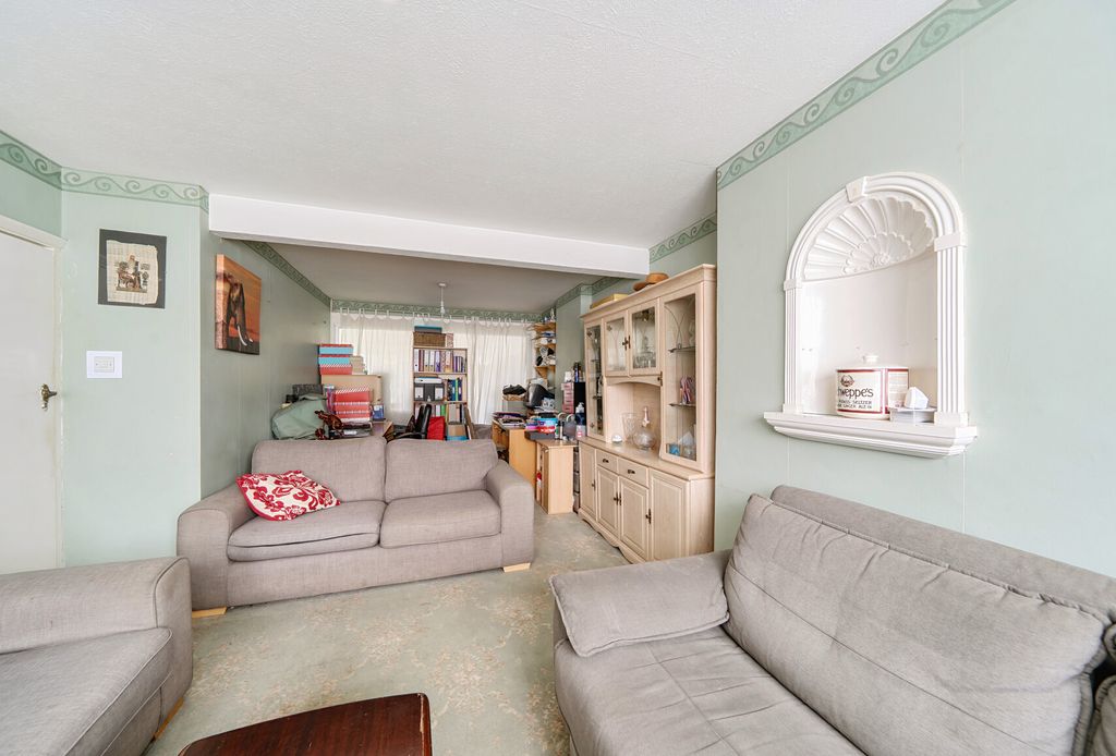 Property photo 3 of 14 1330703-16-688B41...