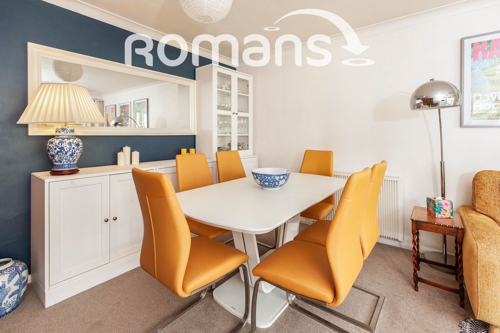 Property photo 3 of 11 7