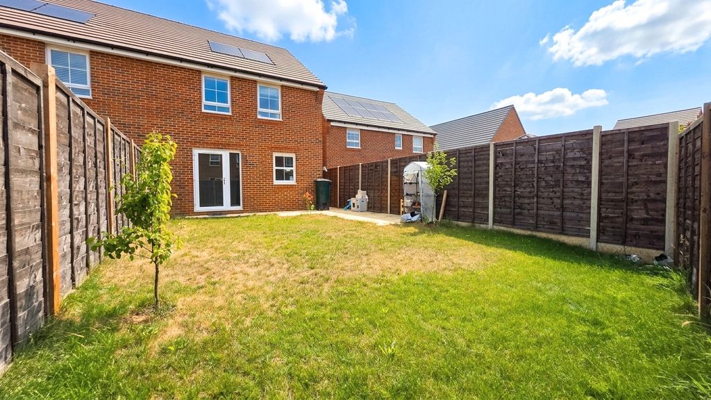 Property photo 2 of 17 5293633