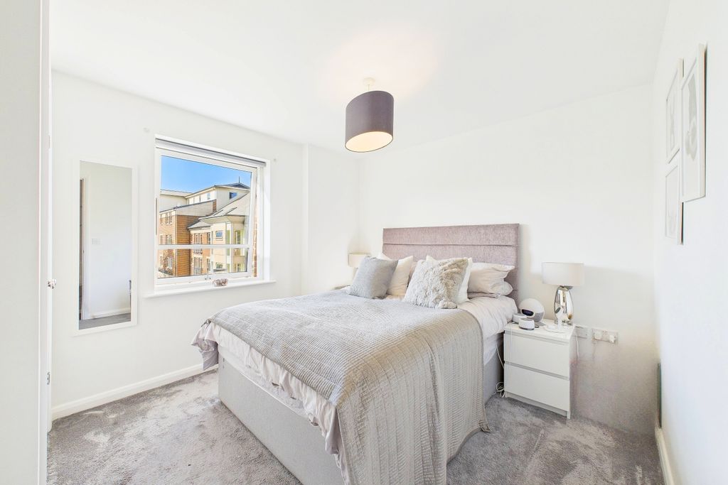 Property photo 3 of 10 Cam03162G0-Pr0345-Still005