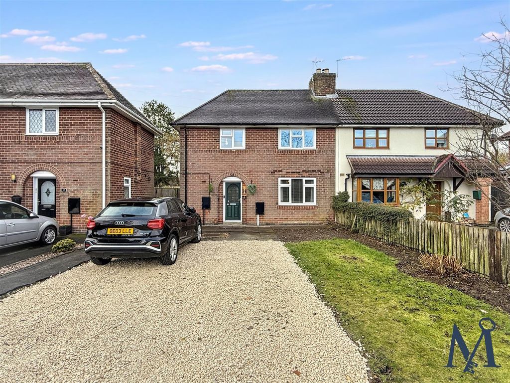 Property photo 1 of 18 Driveway