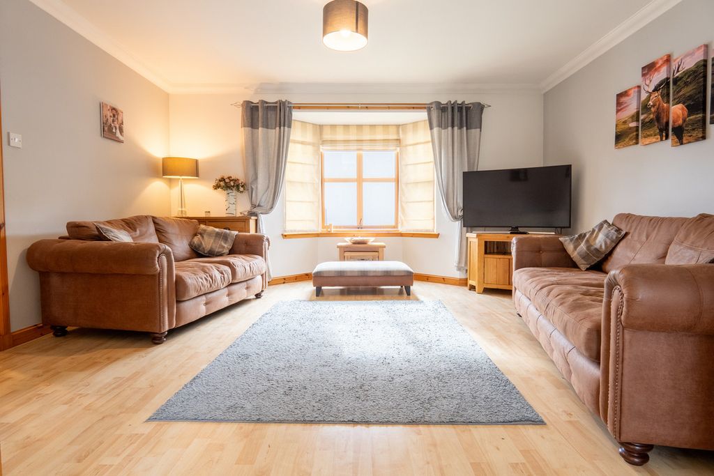 Property photo 2 of 30