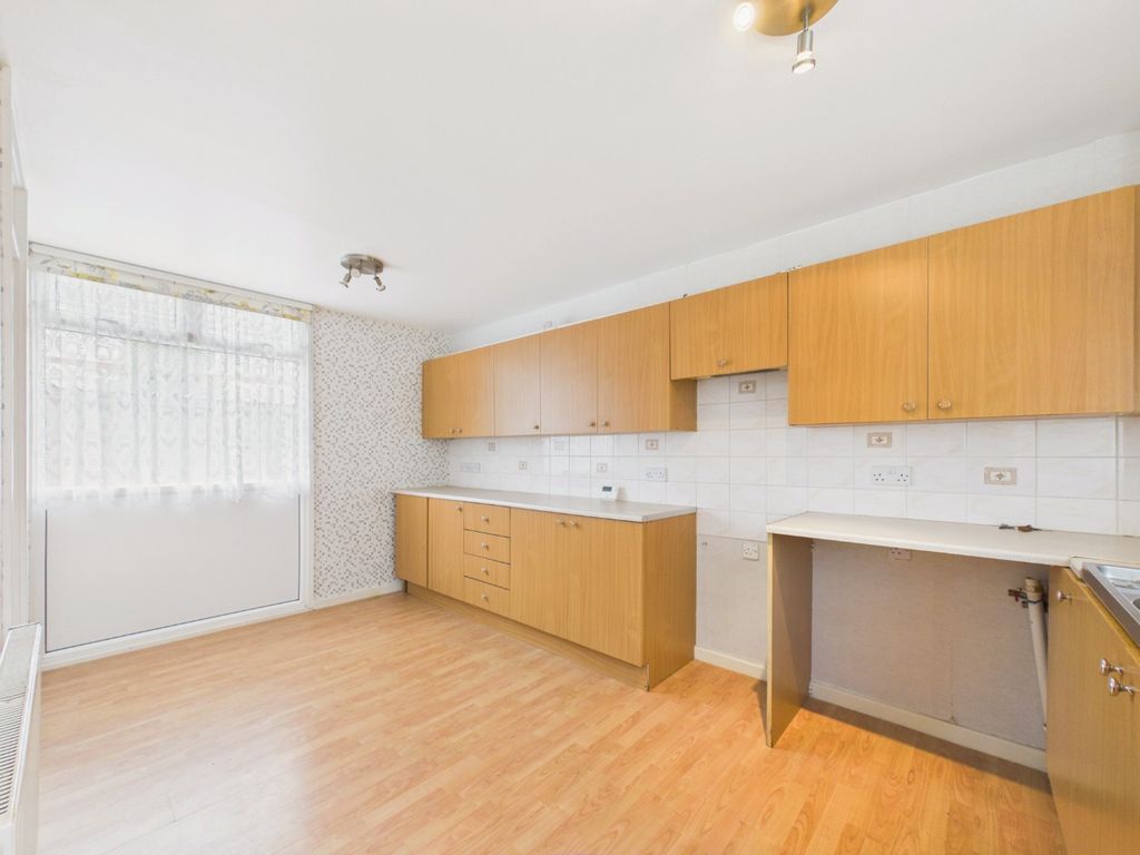 Property photo 3 of 14 4816674
