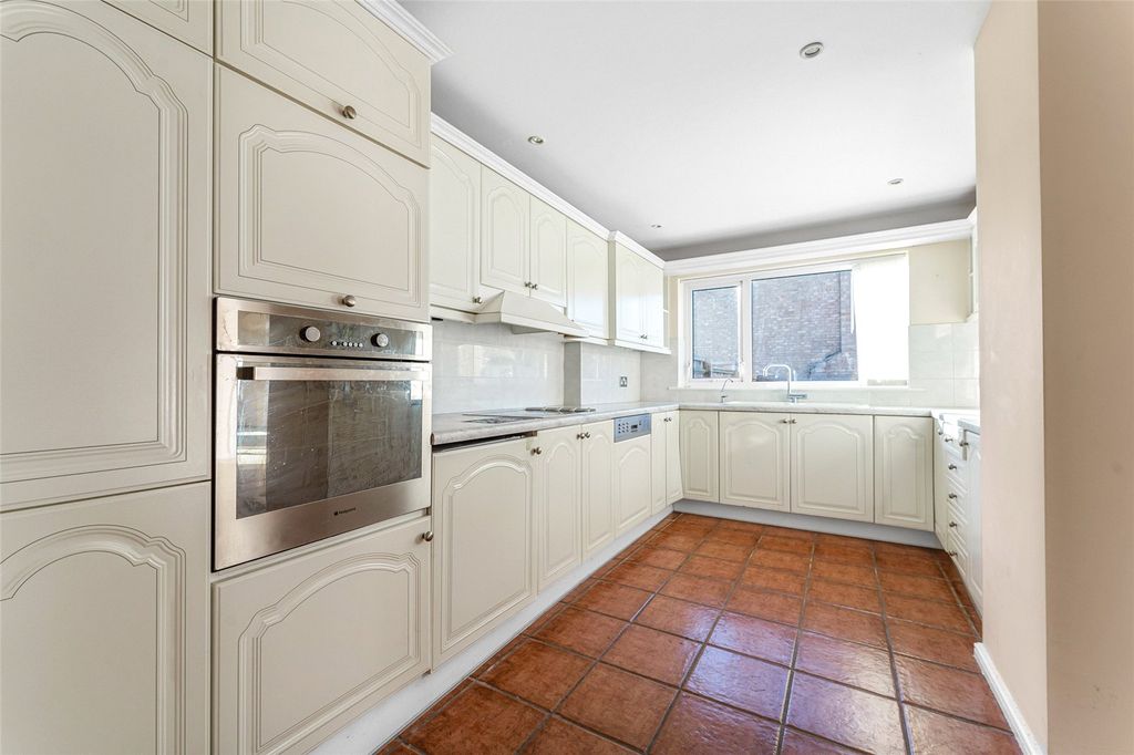 Property photo 3 of 18 Picture No. 14