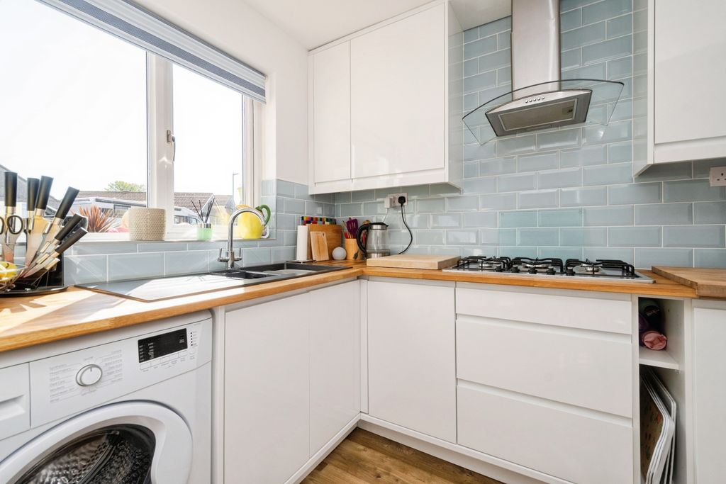 Property photo 3 of 20