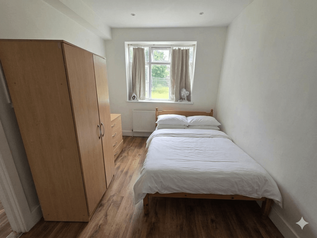 Property photo 2 of 8 Gallery