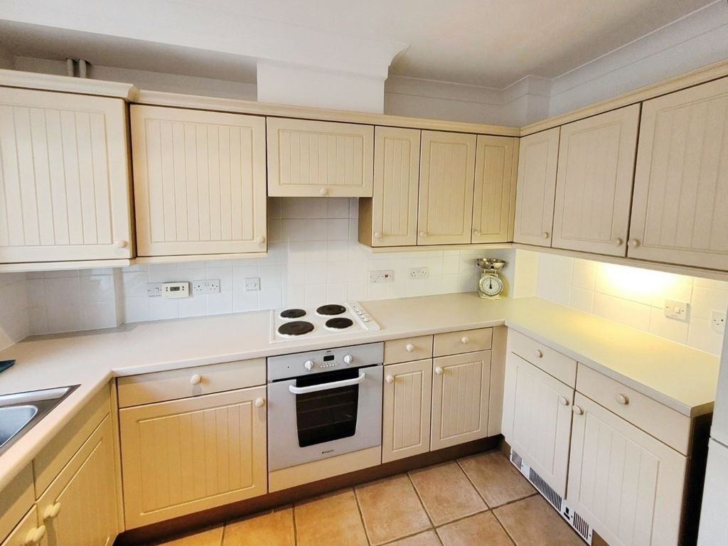Property photo 3 of 9 Pbox-Kitchen-335579.Jpg