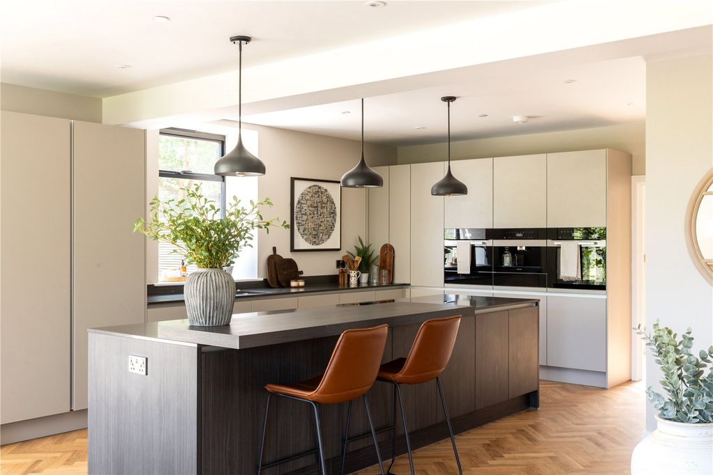 Property photo 2 of 35 Picture 2