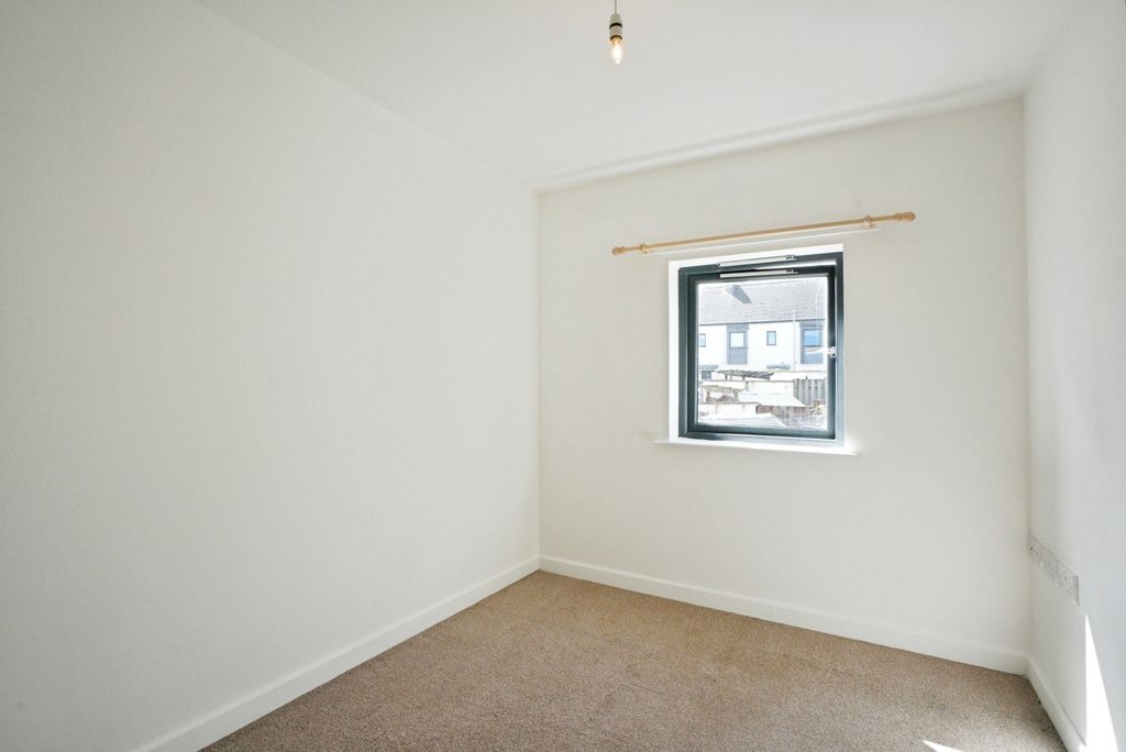 Property photo 2 of 17 Photo