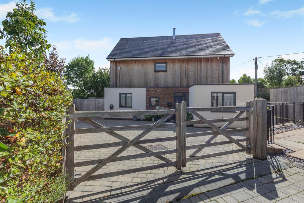 Property photo 1 of 26