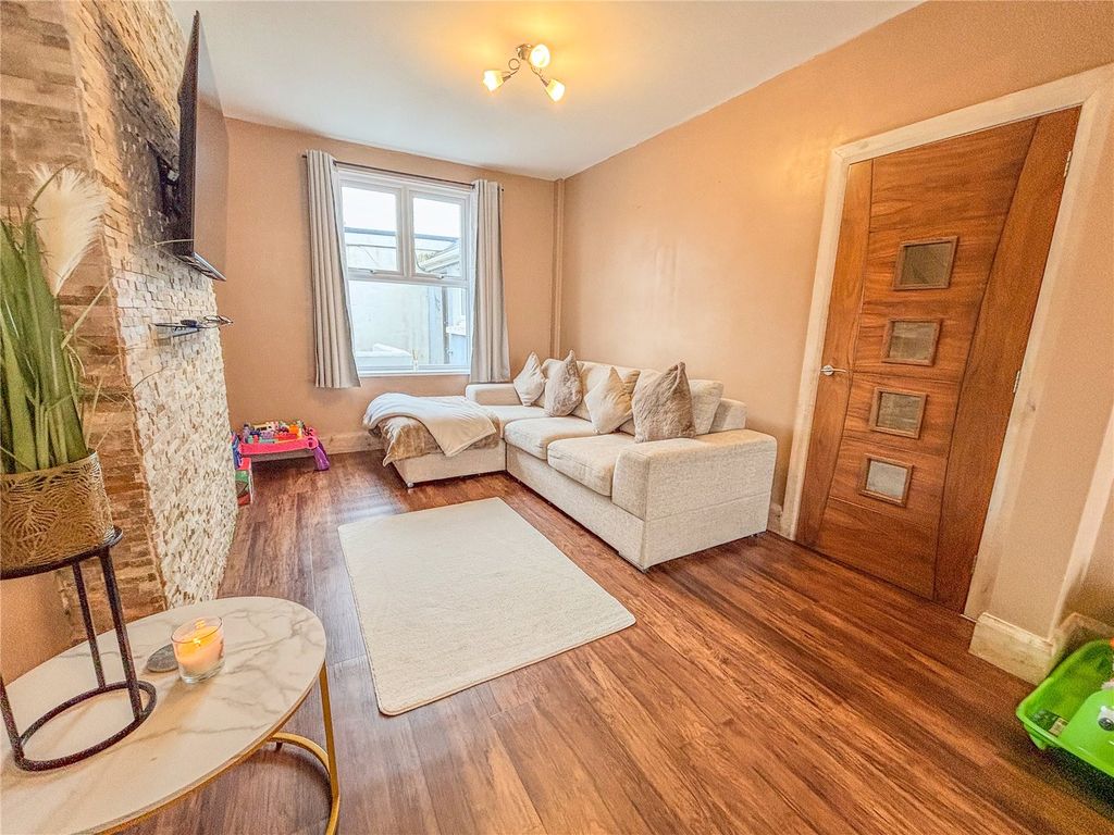 Property photo 2 of 14 Picture No. 45