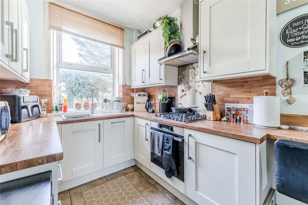 Property photo 3 of 11 Picture No. 27
