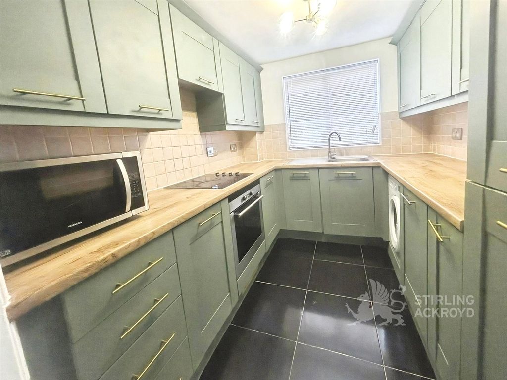 Property photo 2 of 5 Kitchen