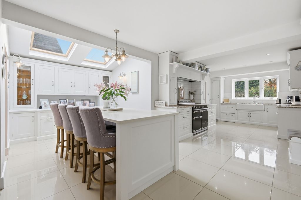 Property photo 2 of 25 Picture No. 19