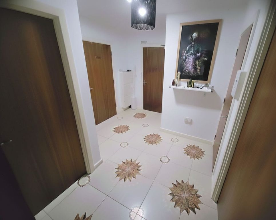 Property photo 2 of 6 Hallway