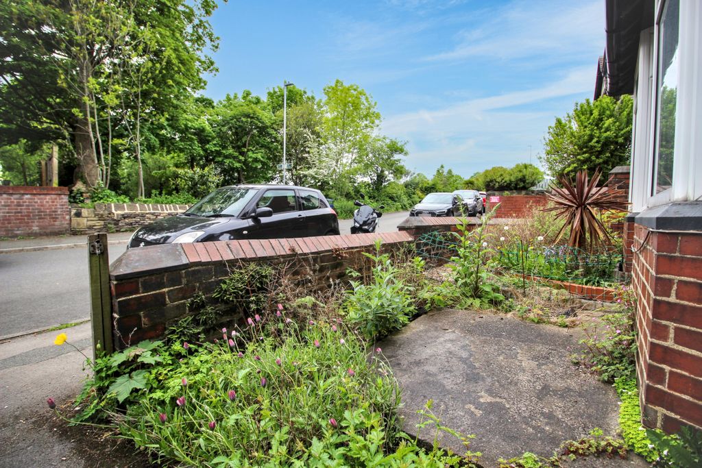 Property photo 3 of 4 49 Park View, Cleckheaton, West Yorkshire, Bd19 3Ap