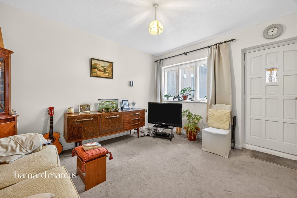 Property photo 3 of 12