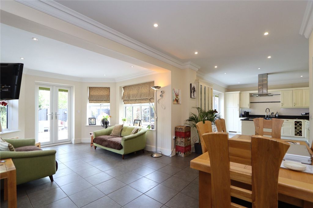 Property photo 2 of 25 Picture No. 20