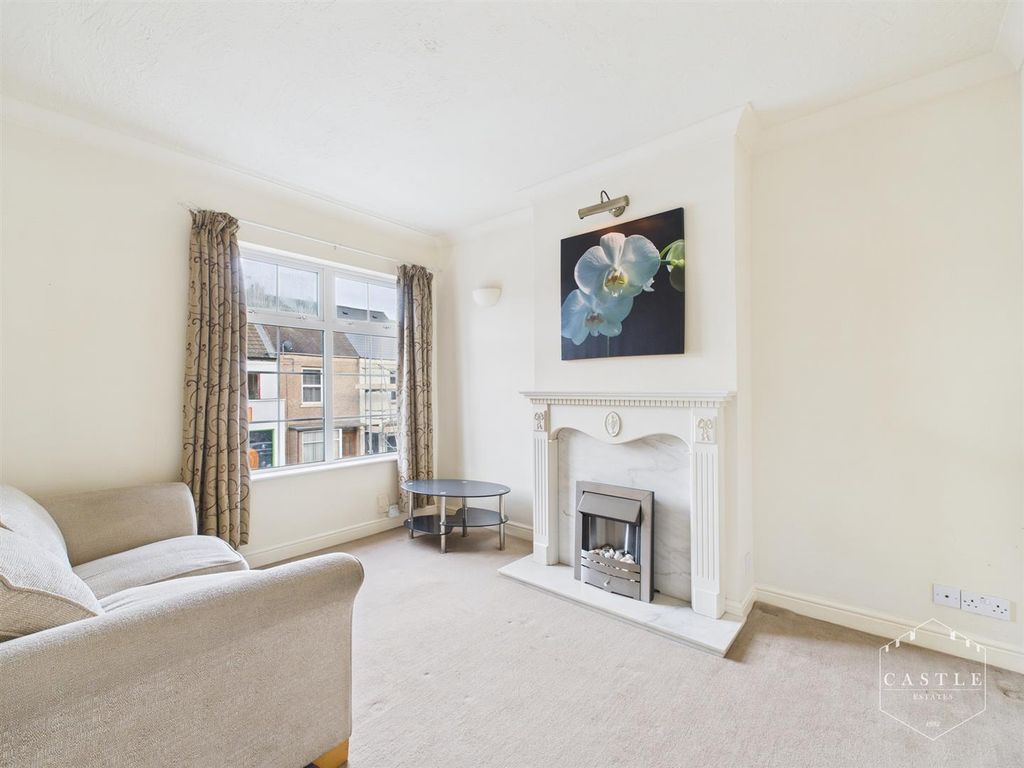 Property photo 2 of 10 Lounge