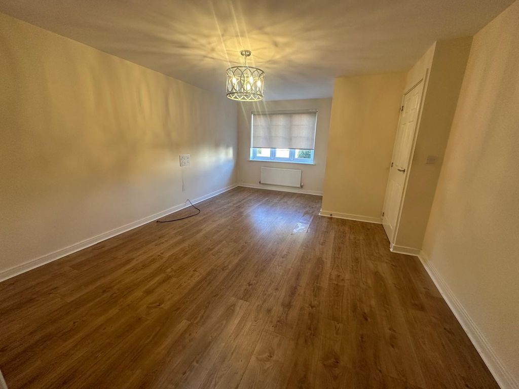 Property photo 2 of 11 1d26d786-0475-4Bd2-B994-75186695B039